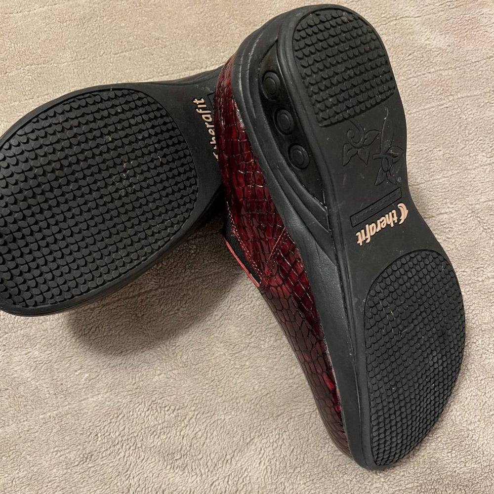 Reptile Clogs - Picture 6 of 7